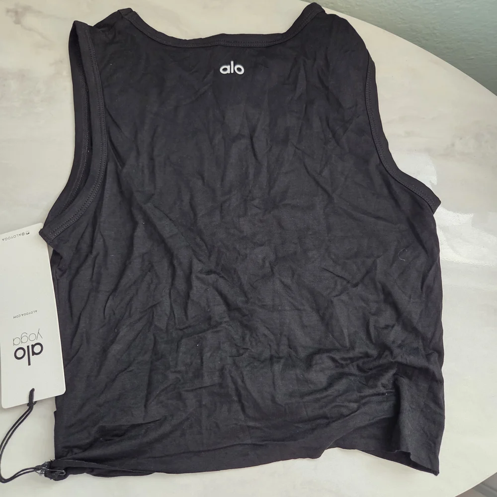 ALO Yoga chic black